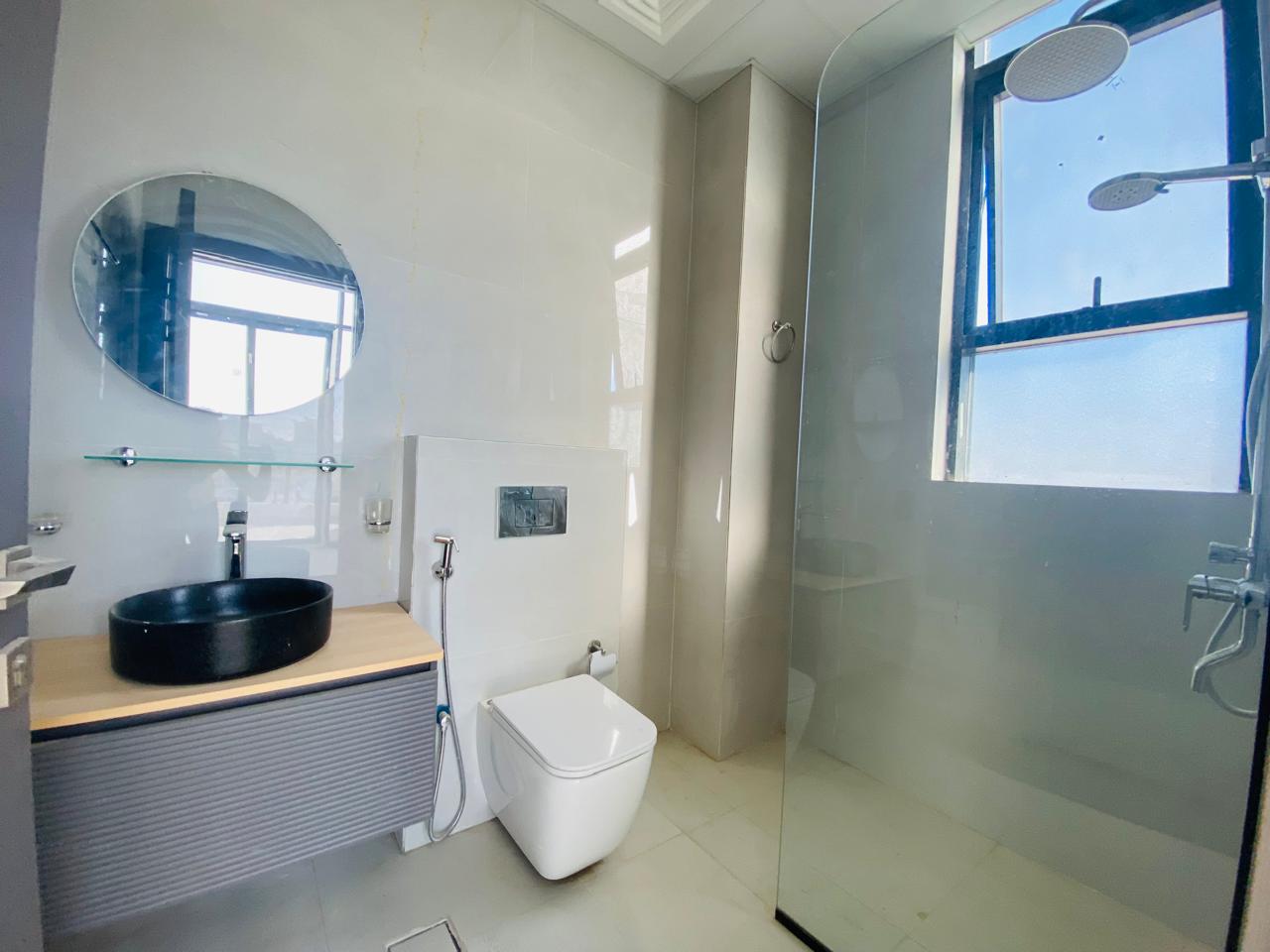 4 Bedroom Freehold Villa